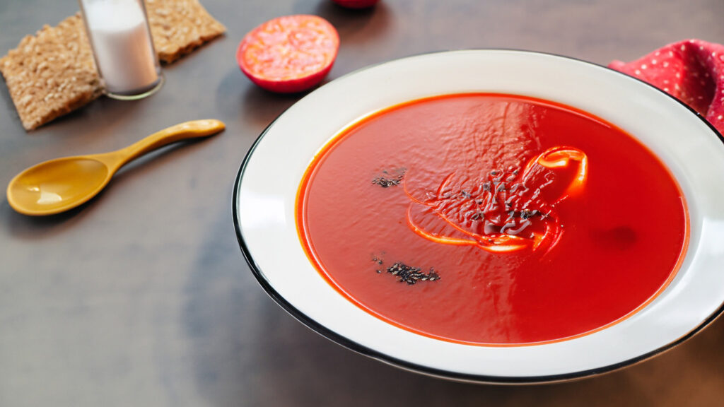 真っ赤な毒入りスープ