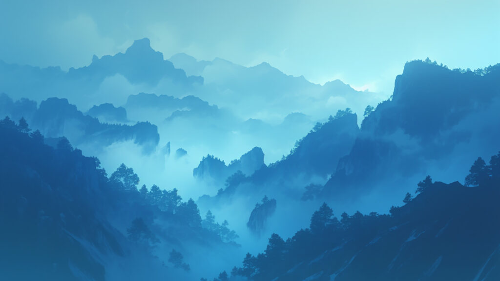 霧に包まれた山